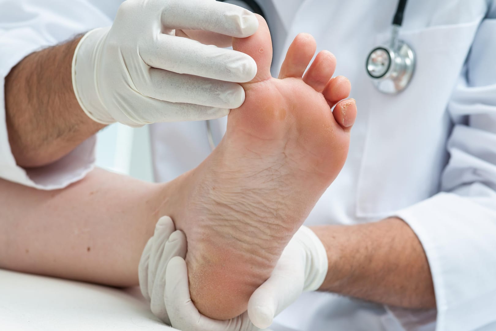 Eine Laser-Behandlung reduziert die Therapiedauer um die Hälfte. Eine Laser-Behandlung reduziert die Therapiedauer um die Hälfte.