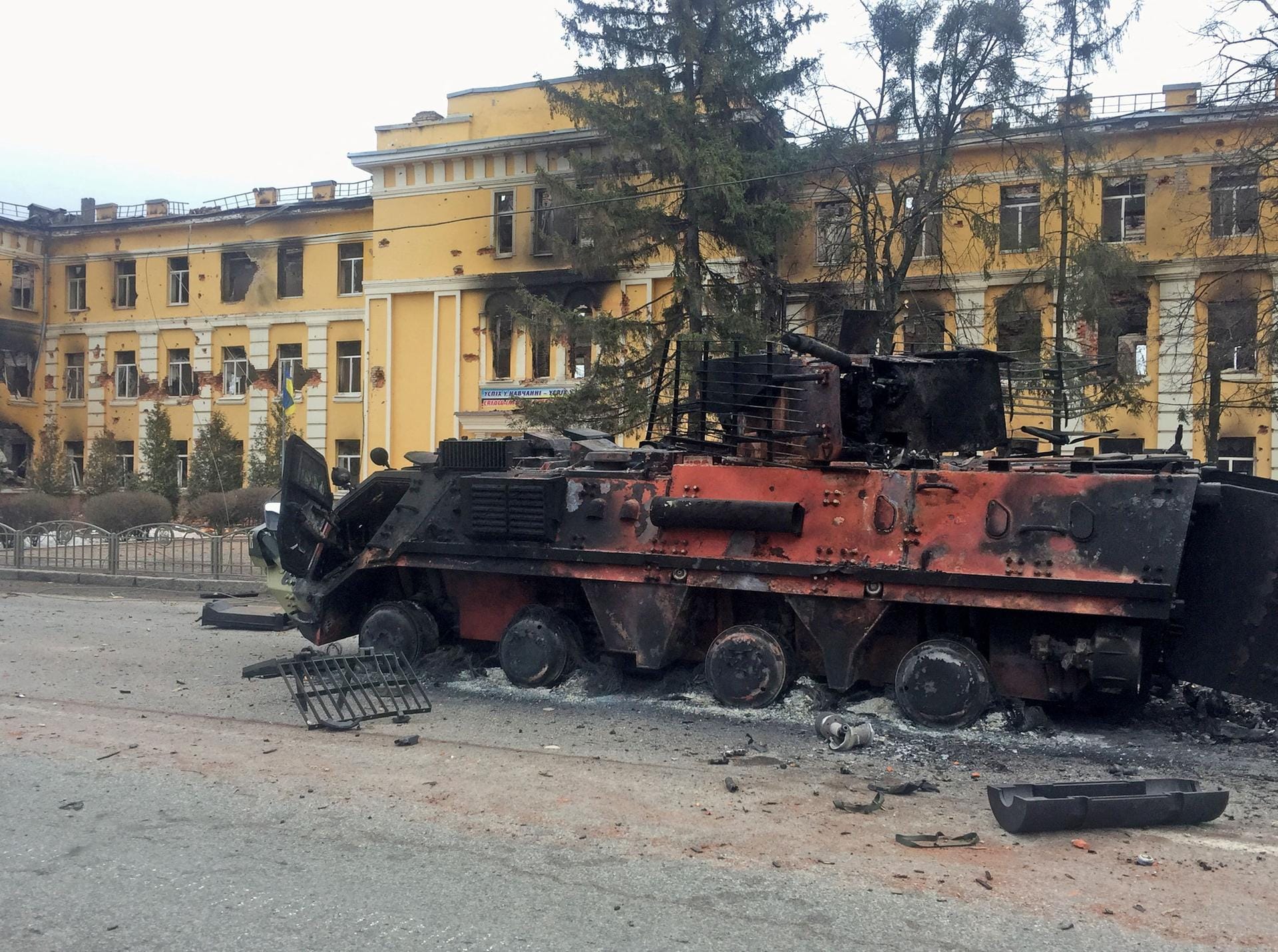 Ein zerstörter ukrainischer Panzer in Kiew. Ein zerstörter ukrainischer Panzer in Kiew.