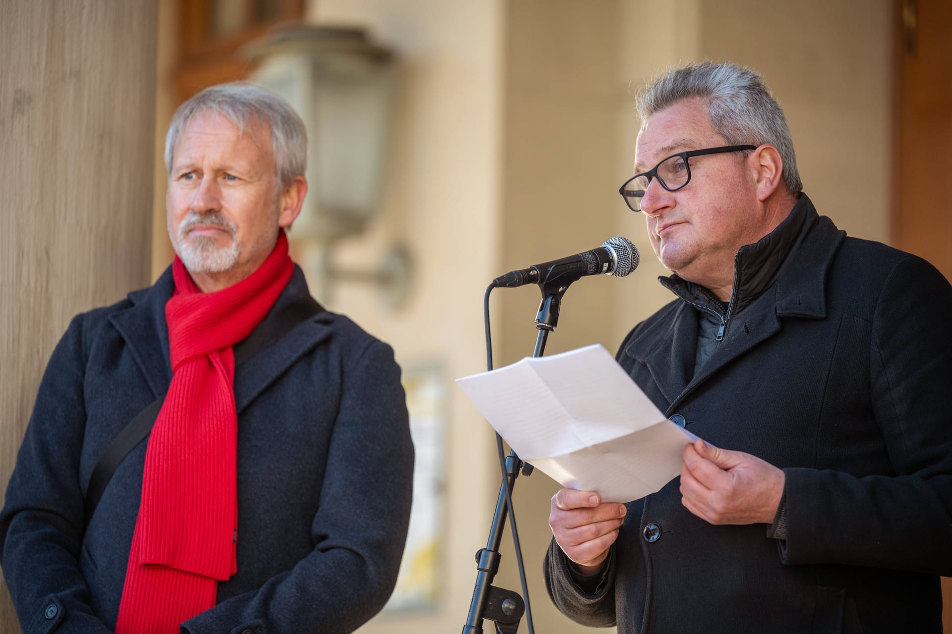 Jens-Christian Wagner: Bei einer Gedenkveranstaltung zum russischen Überfall in Weimar kritisierte er "gewaltbereite Neonazis" unter prorussischen Demonstranten. Jens-Christian Wagner: Bei einer Gedenkveranstaltung zum russischen Überfall in Weimar kritisierte er "gewaltbereite Neonazis" unter prorussischen Demonstranten.