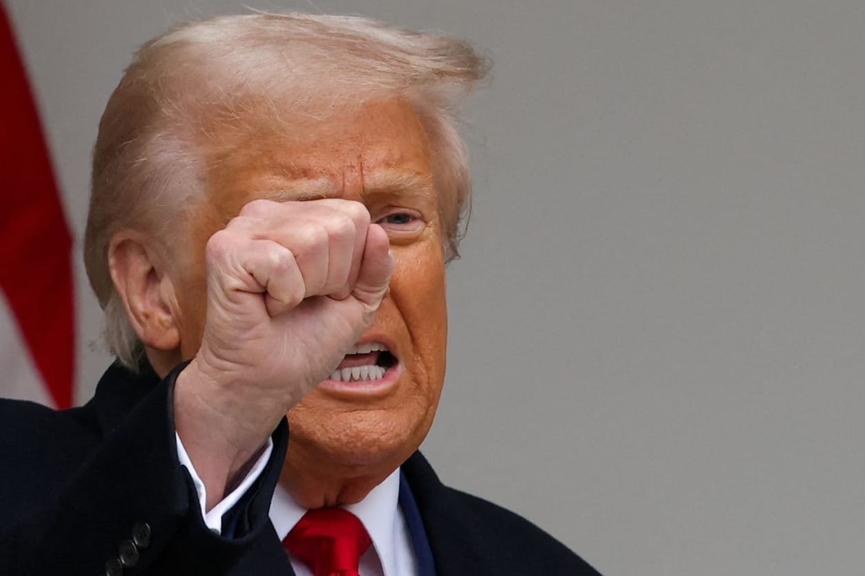 Präsident Trump sagt der Welt den Wirtschaftskampf an. Präsident Trump sagt der Welt den Wirtschaftskampf an.